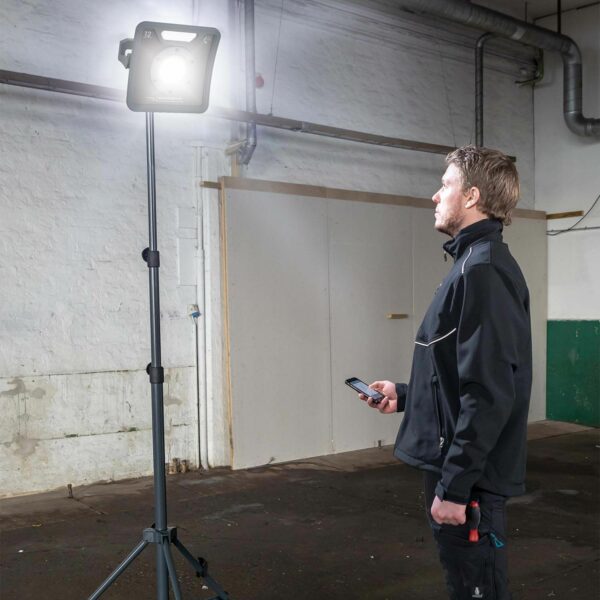 Nowość! Scangrip lampa sieciowa NOVA 12 + statyw TRIPOD 3,0 M (49.0596)