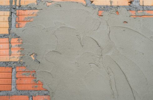 Ściana po tynkowaniu agregatem